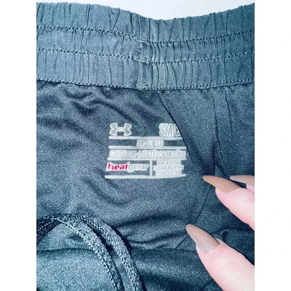 Under Armour Women's HeatGear Running Shorts S Black Lightweight Activewear - Picture 9 of 9